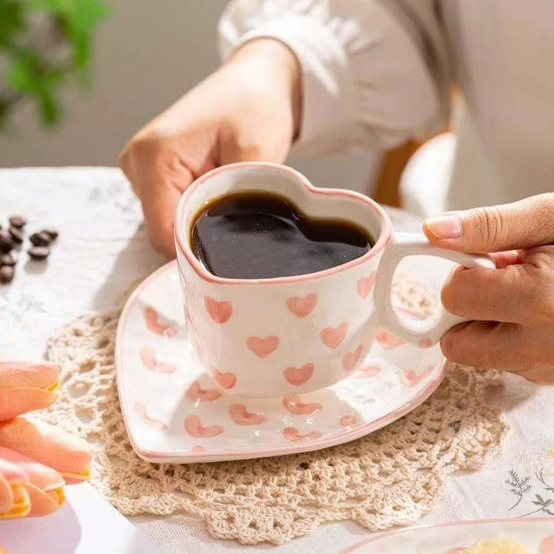 home creative Valentine's Day cup Heart-shaped ceramic coffee cup set Romantic Valentine's Day pink love ceramic coffee cup set home creative Valentine's Day cup Heart-shaped ceramic coffee cup set Romantic Valentine's Day pink love ceramic coffee cup set