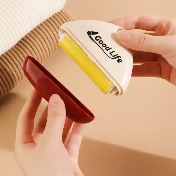 100917-fb3589.webp Washable Lint Roller for Clothes, Carpet, and Fur Cleaning