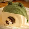 101109-1a55b6.webp Frog-Shaped Pet Bed