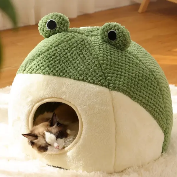 101109-579060.webp Frog-Shaped Pet Bed