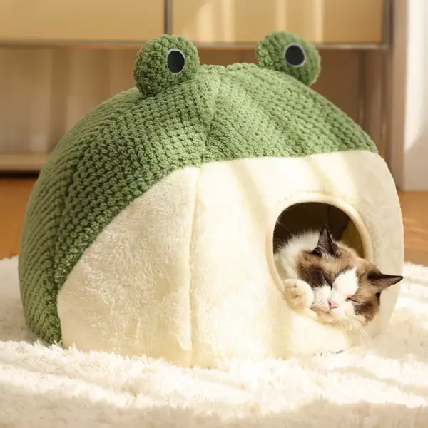 101109-fdff59.webp Frog-Shaped Pet Bed