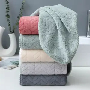 102360-cf783b.webp Luxurious Cotton-Polyester Blend Towel