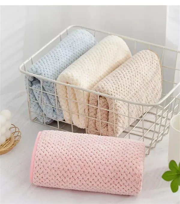 102362-951bfb.webp Luxurious Quick-Dry Coral Fleece Bath Towel