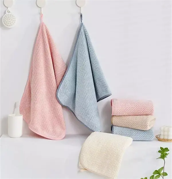102362-981962.webp Luxurious Quick-Dry Coral Fleece Bath Towel