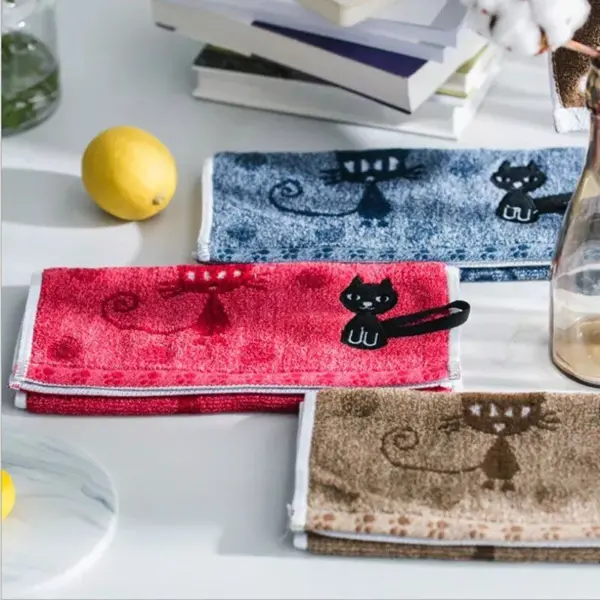 102718-dbbf3e.webp Charming Cartoon Cat Embroidered Cotton Face Towel