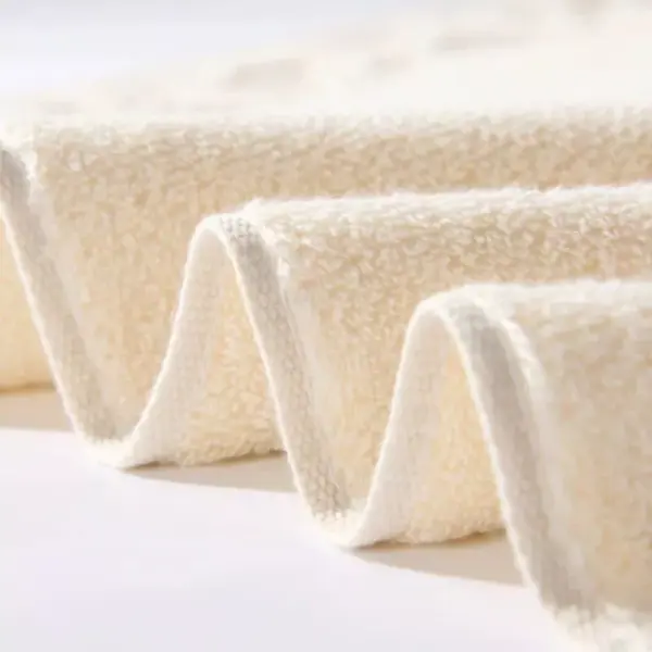 102721-73334e.webp Luxury Jacquard Cotton Towel Set