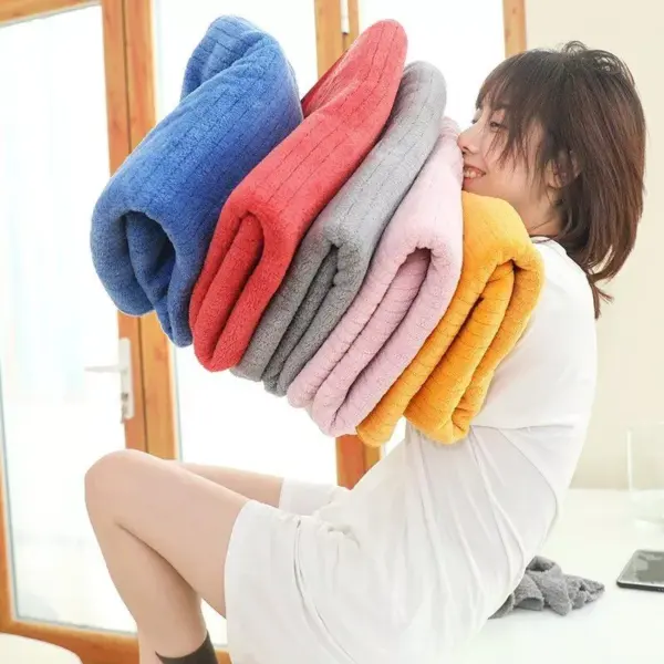 102722-0cef33.webp Luxurious Coral Fleece Bath Towel