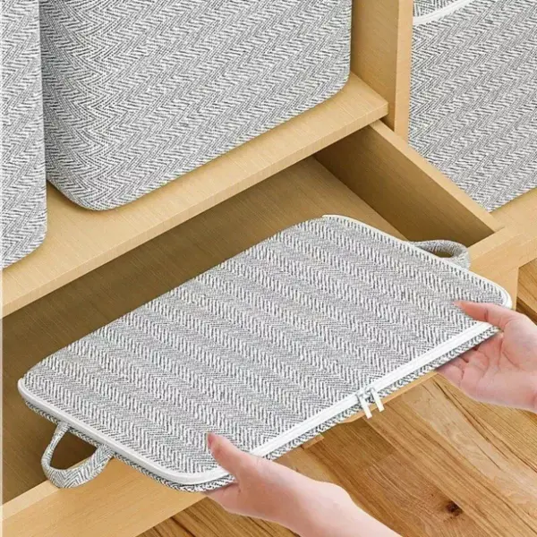 102826-aff737.webp Spacious & Durable Quilt Storage Organizer Bag