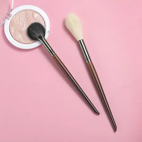 95647-45e8a0.webp Professional Soft Goat Hair Highlight Brush Set