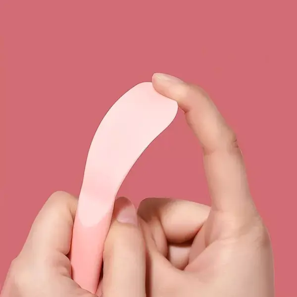 96182-5f1ea5.webp Double-Ended Silicone Face Mask Brush for Easy Skincare Application
