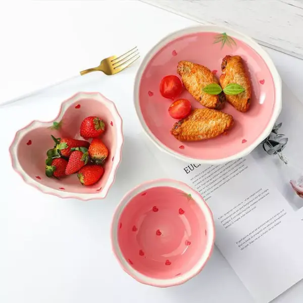 96461-98628b.webp Charming Heart-Shaped Strawberry Ceramic Bowl