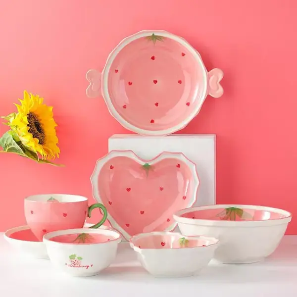 96461-f6ac67.webp Charming Heart-Shaped Strawberry Ceramic Bowl