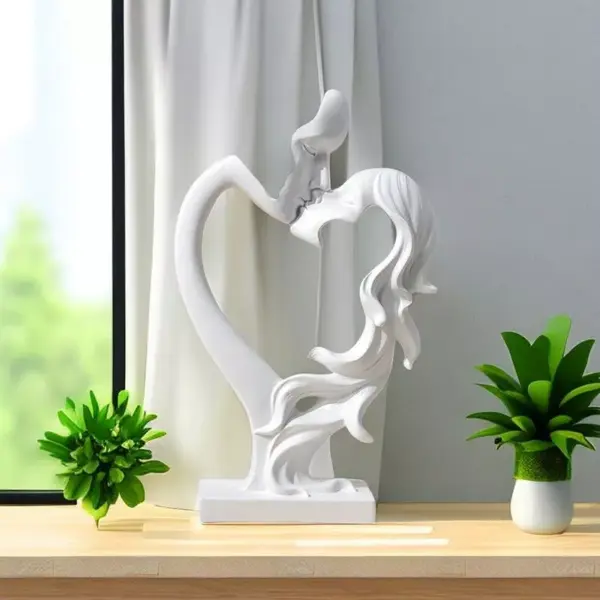 96489-b71be7.webp Abstract Couple Kissing Figurine
