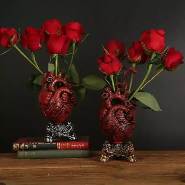 96490-626541.webp Chic Resin Heart-Shaped Vase
