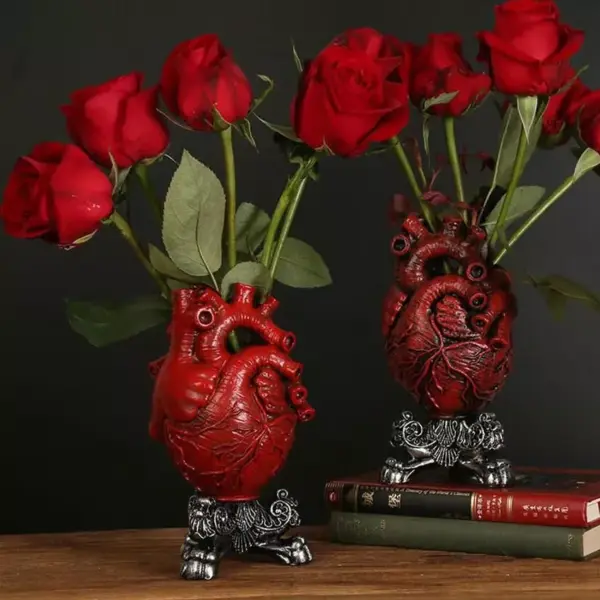 96490-e9b4b8.webp Chic Resin Heart-Shaped Vase