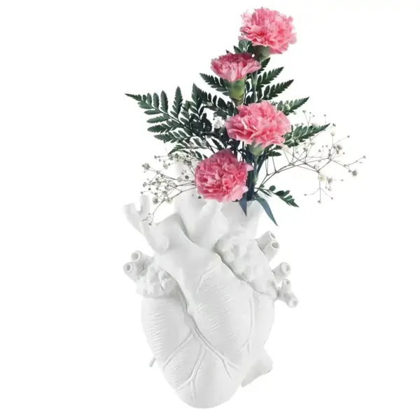 96491-d0252e.webp Heart-Shaped Anatomical Resin Vase