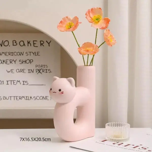 Charming Cat Letter D-Shaped Resin Vase