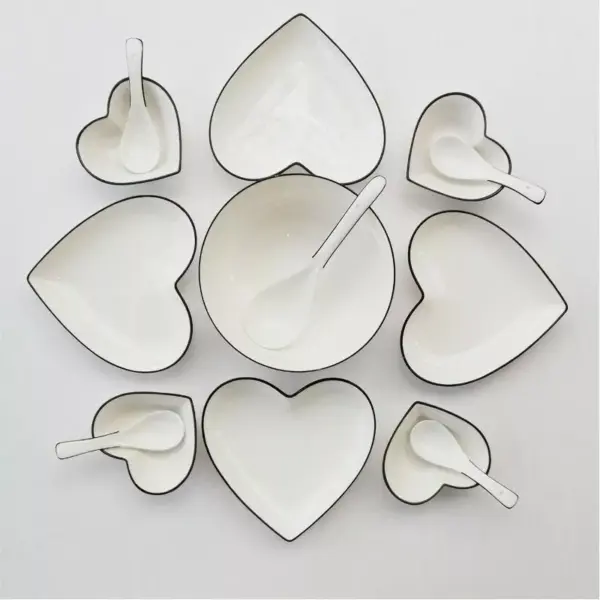 96814-ae72d1.webp Chic Heart-Shaped Ceramic Plate