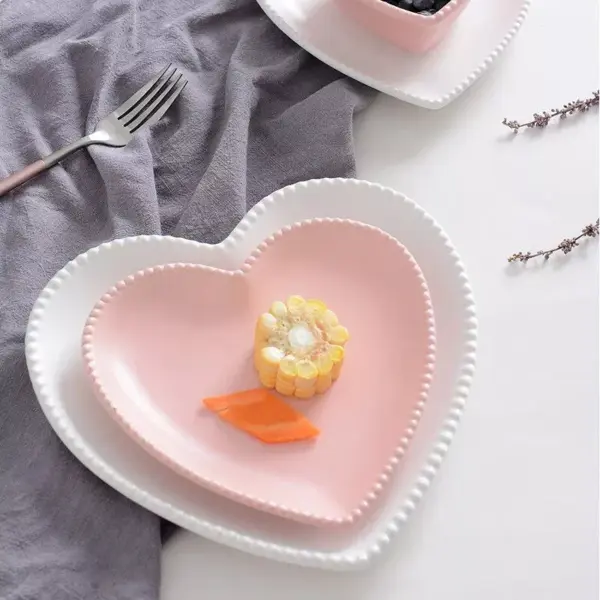 96918-c9e337.webp Heart-Shaped Ceramic Tableware Set