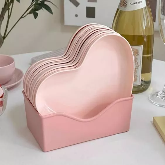 97203-1e18a7.webp 5-Piece Heart-Shaped Snack Plate Set