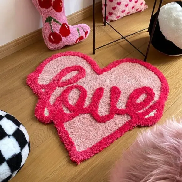 97328-10fce7.webp Charming Heart-Shaped Fluffy Rug