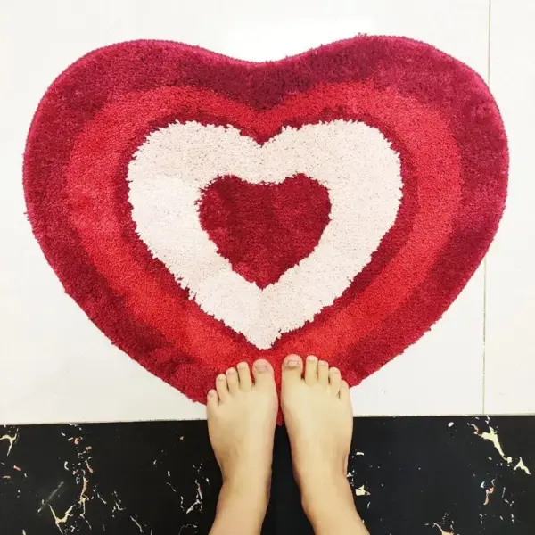 97330-88a294.webp Red Heart Shaped Floor Carpet