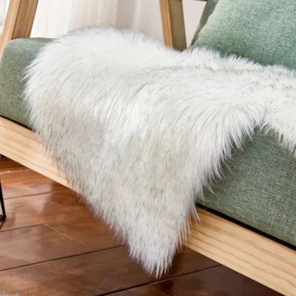 97335-5e6327.webp Heart-Shaped Fluffy Area Rug for Home Decor