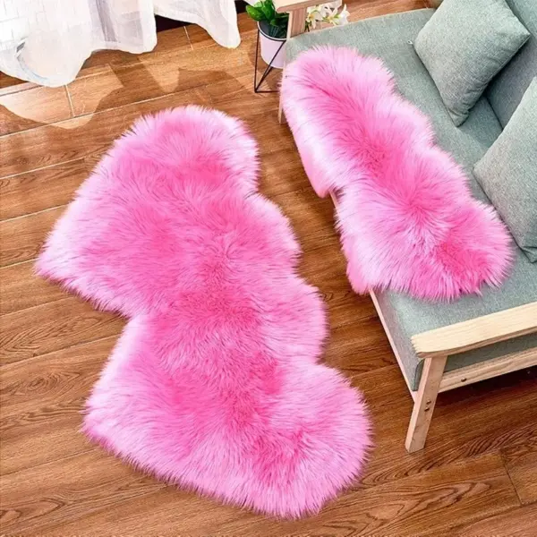 97335-7438e7.webp Heart-Shaped Fluffy Area Rug for Home Decor