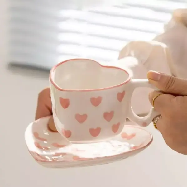 97425-5a686a.webp Heart-Shaped Pink Love Ceramic Coffee Cup Set