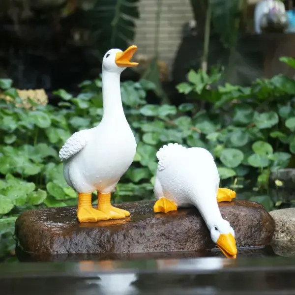 98080-08ed61.webp Charming Duck Figurine Sculptures for Home and Garden Decor