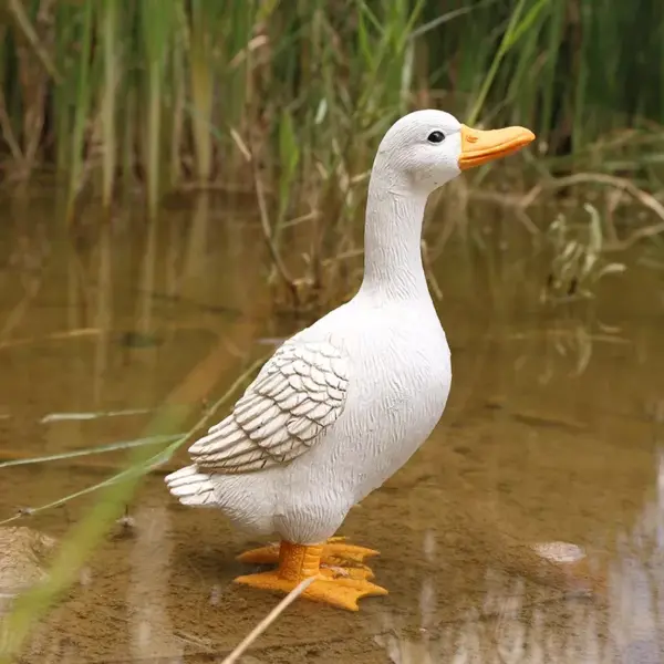 98080-5609f2.webp Charming Duck Figurine Sculptures for Home and Garden Decor