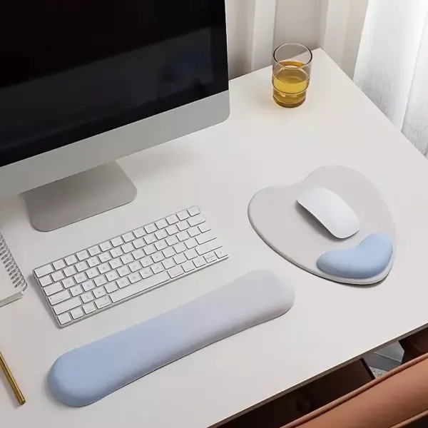 Cute Heart Cartoon Wrist Mouse Pad: Comfort and Style for Gaming