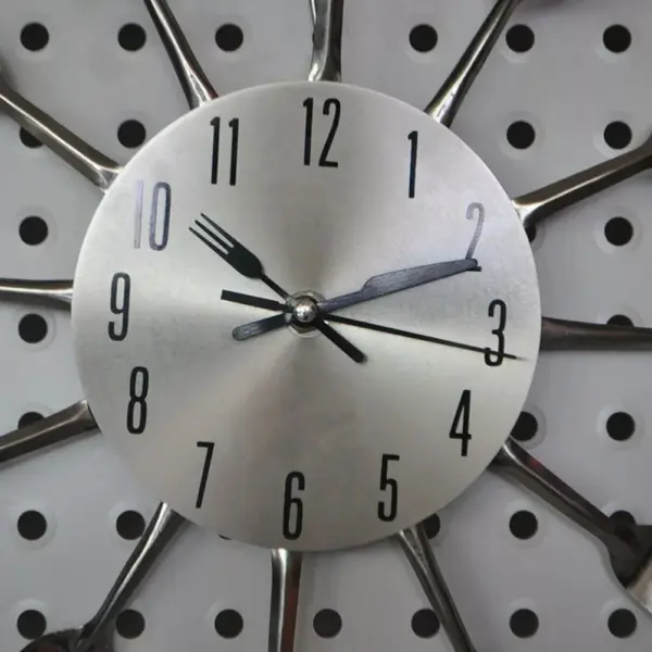 106679-33fbae.webp Modern 3D Aluminium Kitchen Clock