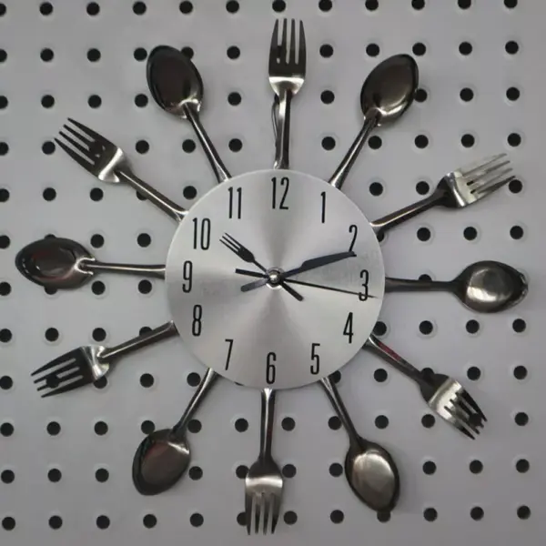 106679-def557.webp Modern 3D Aluminium Kitchen Clock