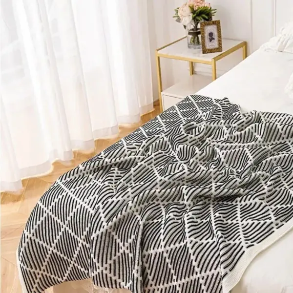 107056-34c563.webp Luxury Tassel Knitted Throw Blanket