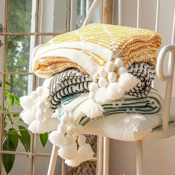 107056-e862e3.webp Luxury Tassel Knitted Throw Blanket