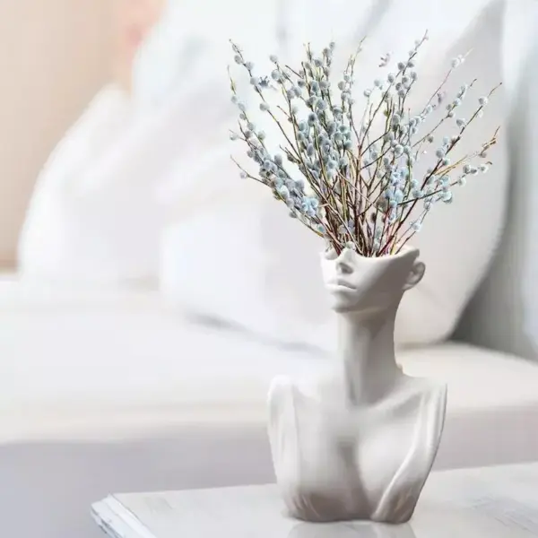 107504-01bacd.webp European Ceramic Face Vase