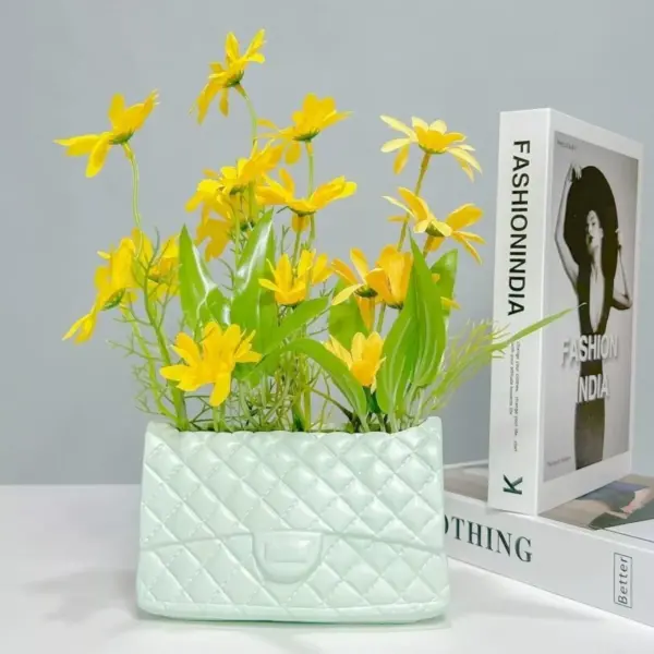 107507-383acc.webp Chic Ceramic Handbag Vase